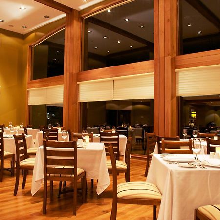 Wyndham Puerto Varas Pettra Ресторант снимка Restaurant