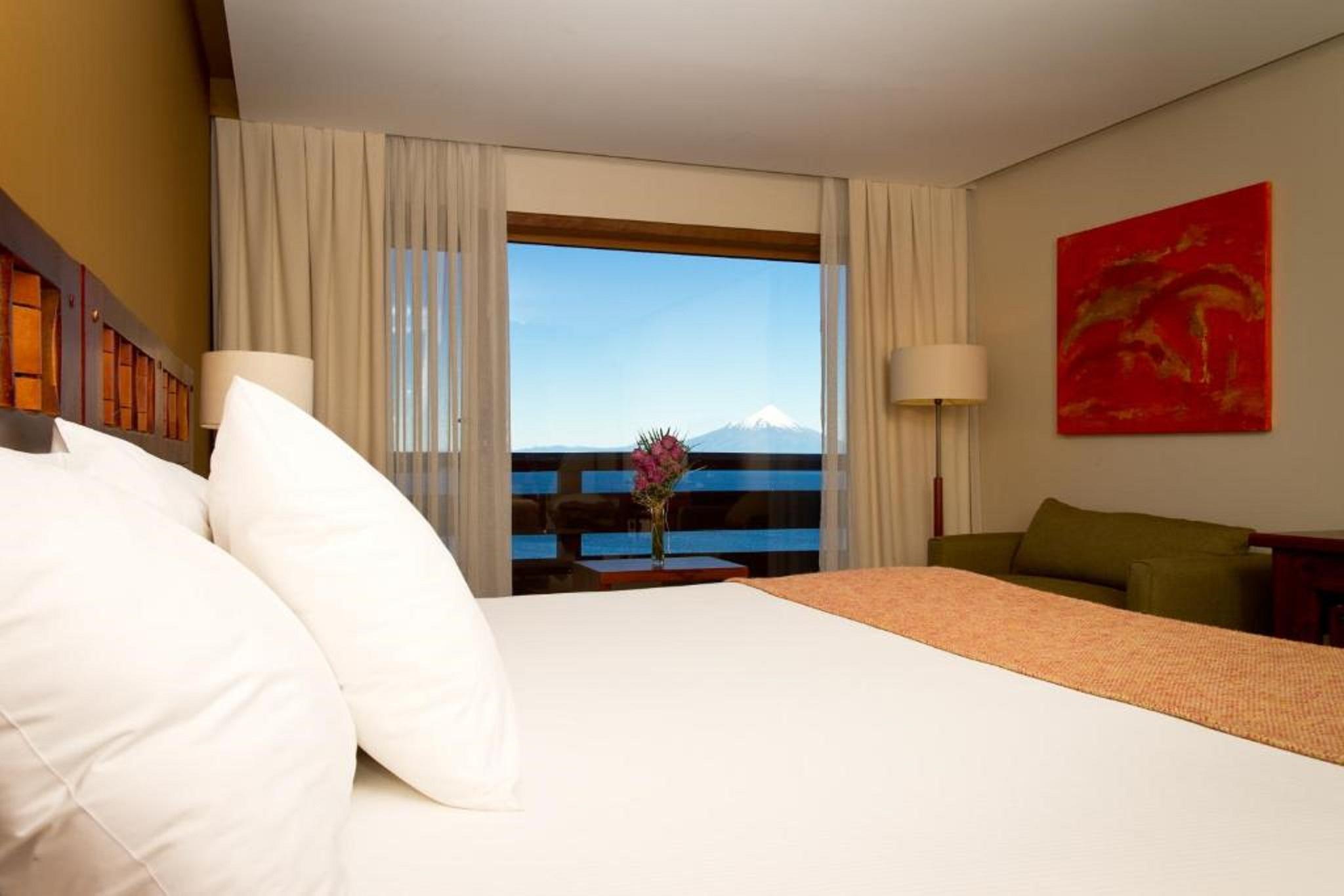 Wyndham Puerto Varas Pettra Екстериор снимка A room at the hotel