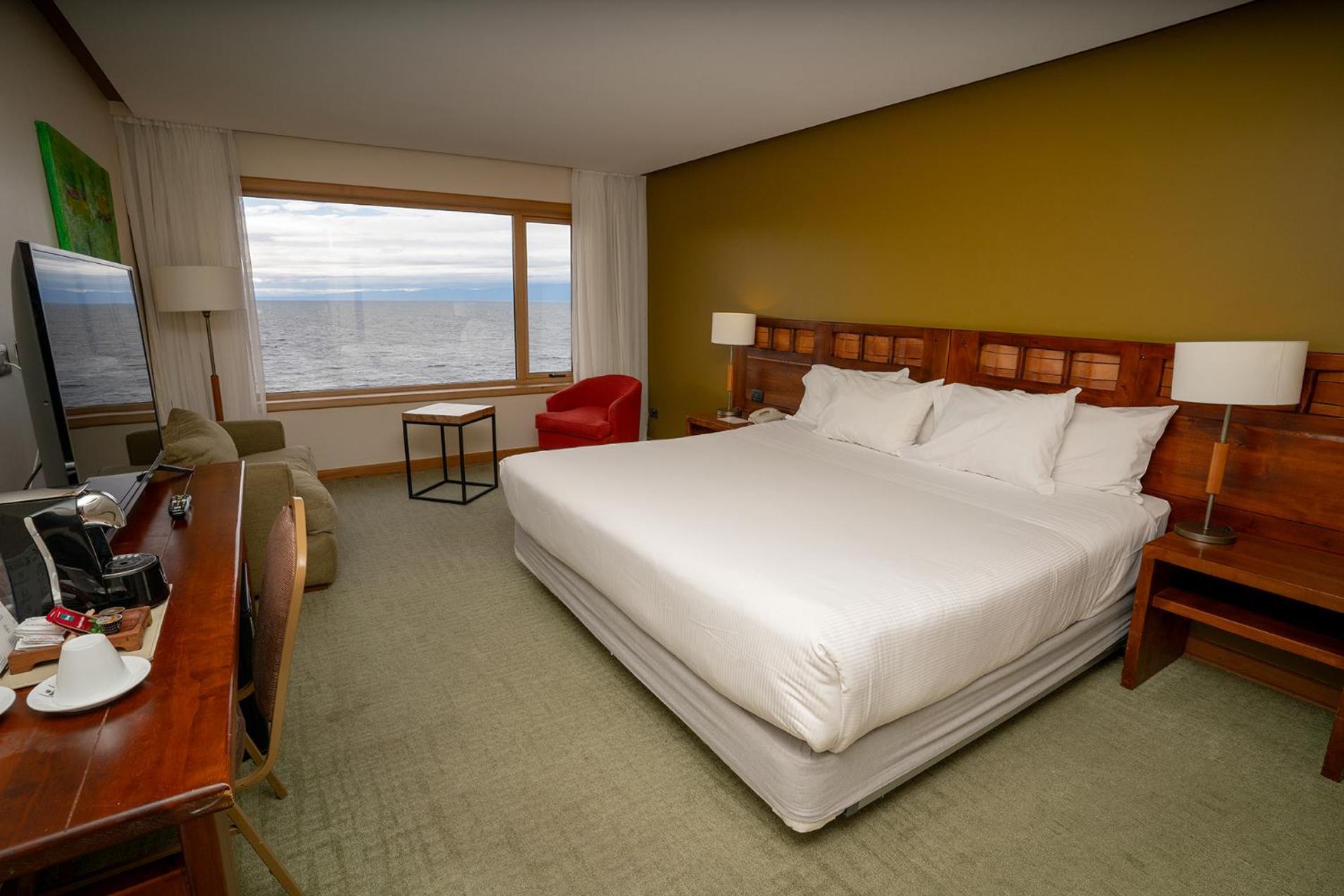 Wyndham Puerto Varas Pettra Екстериор снимка A room at the Hotel