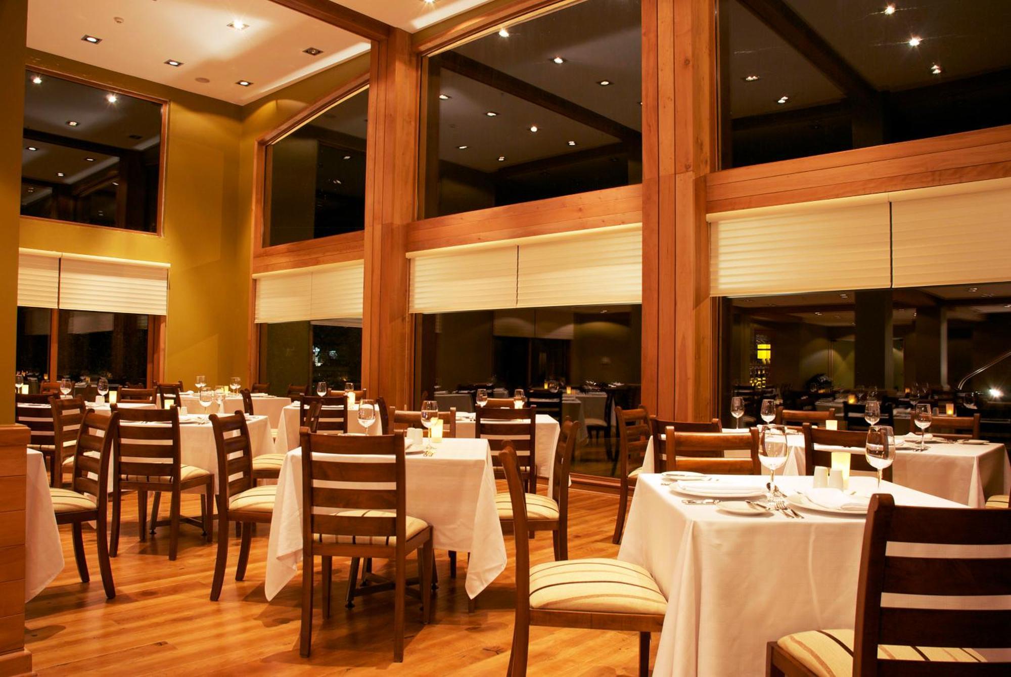 Wyndham Puerto Varas Pettra Ресторант снимка Restaurant