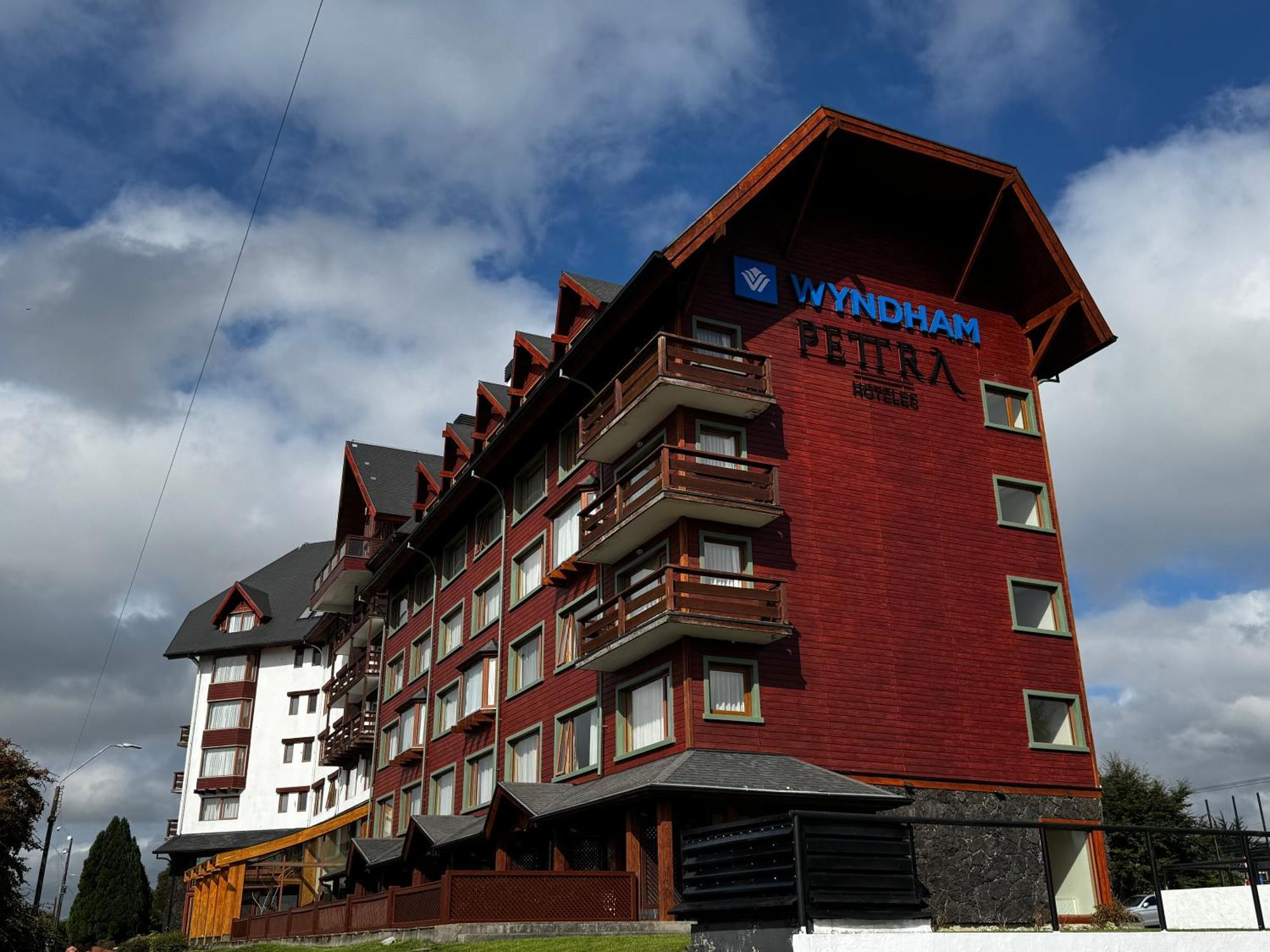 Wyndham Puerto Varas Pettra Екстериор снимка